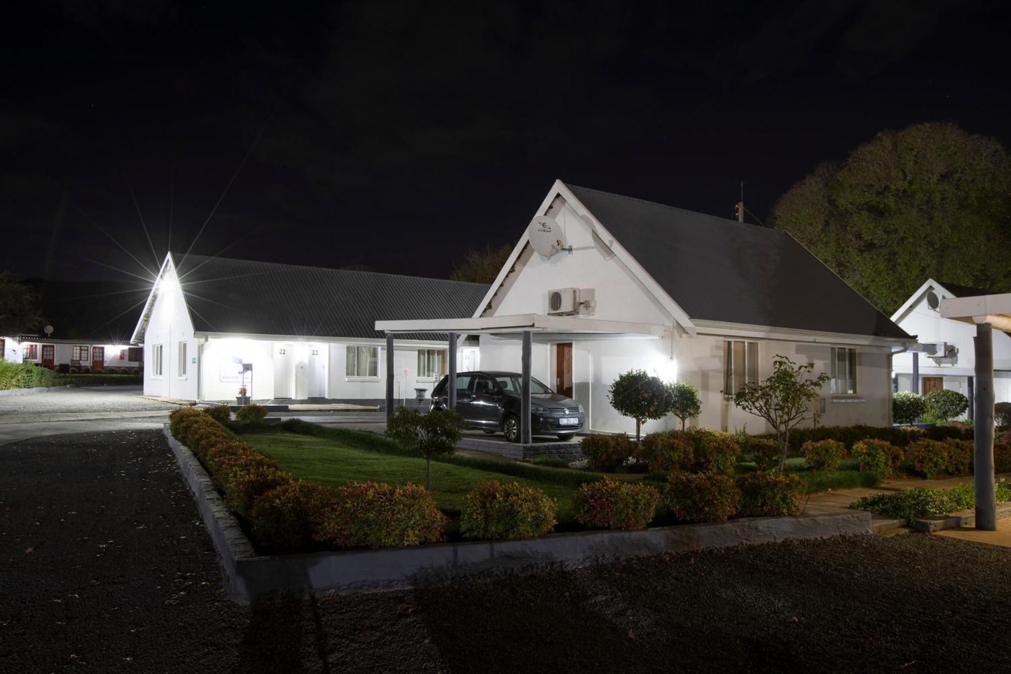 קוקסטאד Mount Currie Inn מראה חיצוני תמונה