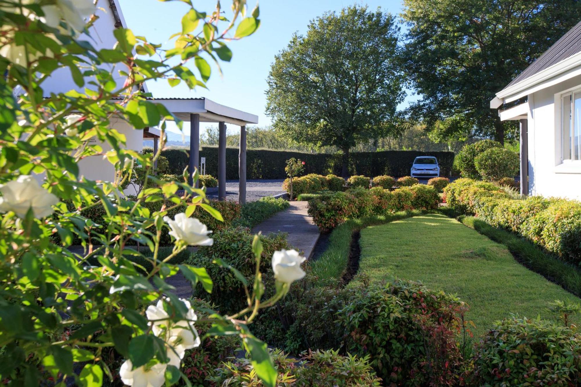 קוקסטאד Mount Currie Inn מראה חיצוני תמונה