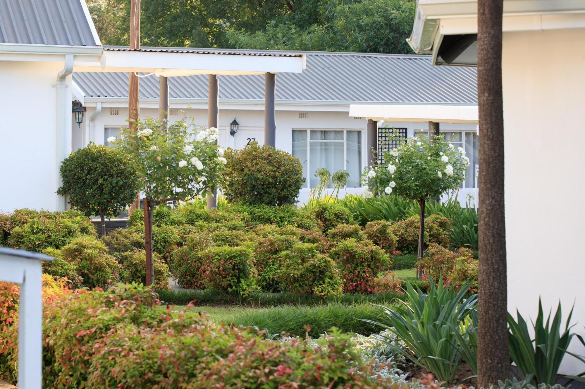 קוקסטאד Mount Currie Inn מראה חיצוני תמונה